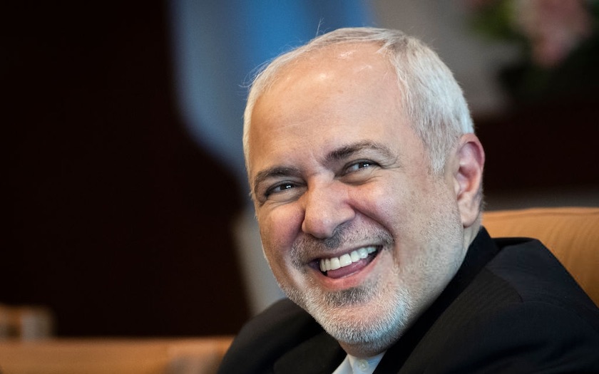 لبخند محمد جواد ظریف وزیر امور خارجه دولت روحانی در تداکس امیرکبیر